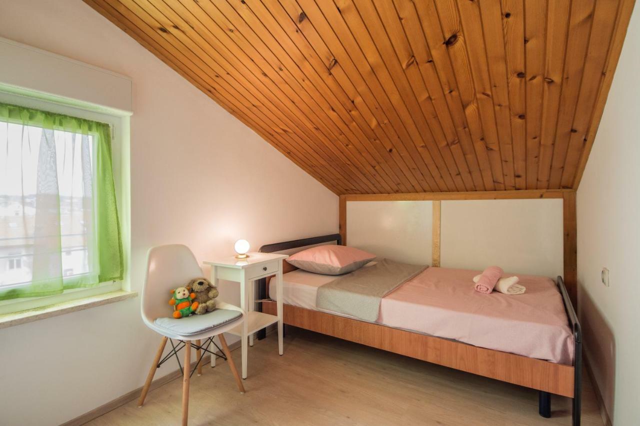 Appartamento Piccola pineta Pola Esterno foto